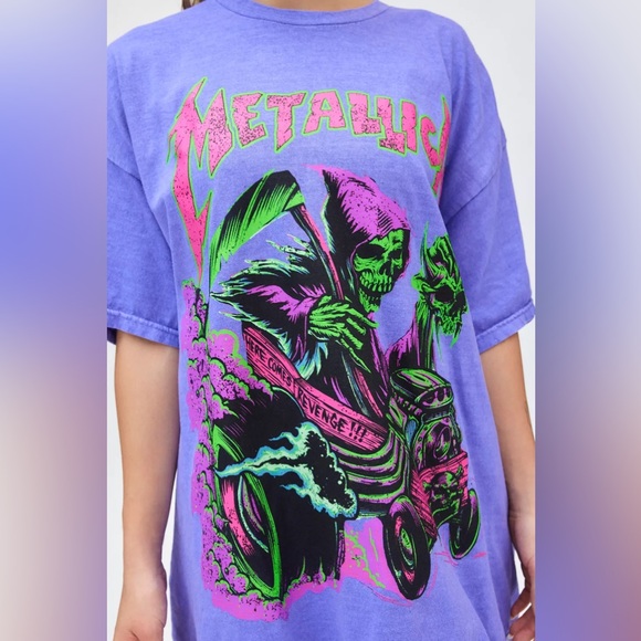 Last One! UO Metallica Glitter Graphic T-Shirt Dress - Picture 2 of 4